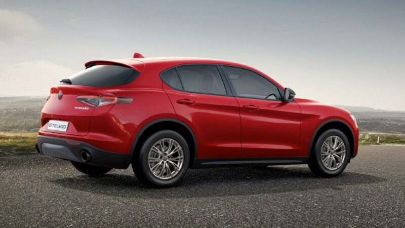 Alfa Romeo Stelvio Fianco