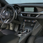 Alfa Romeo Stelvio interno cruscotto thumbnail
