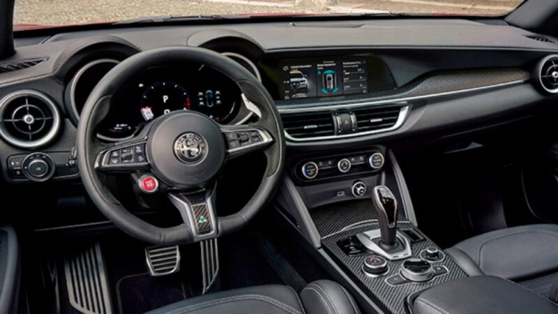 Interni Alfa Romeo Stelvio Quadrifoglio