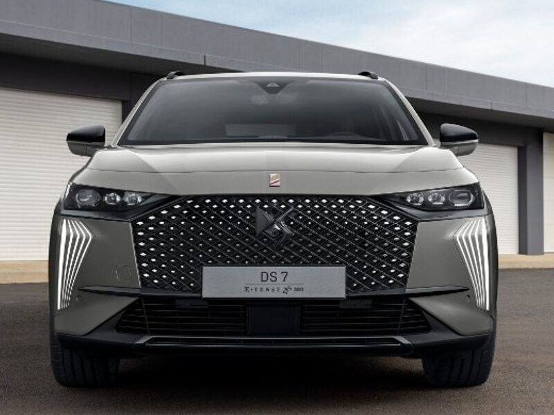 DS 7 Plug In noleggio lungo termine