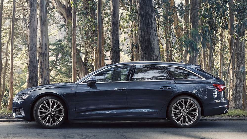 Audi A6 avant Business fianco blu