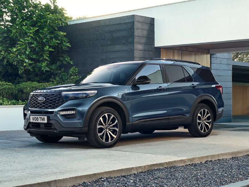 Ford Explorer plug in hybrid a noleggio