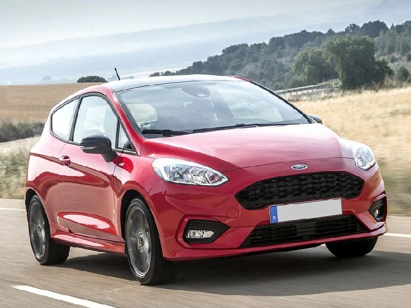 Ford Fiesta Business rossa gpl a noleggio