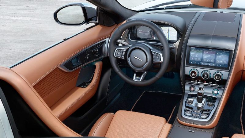Jaguar F Type 2021 interni