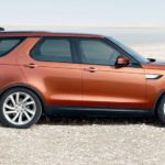 Land Rover Discovery orange fianco mod. 2021 thumbnail
