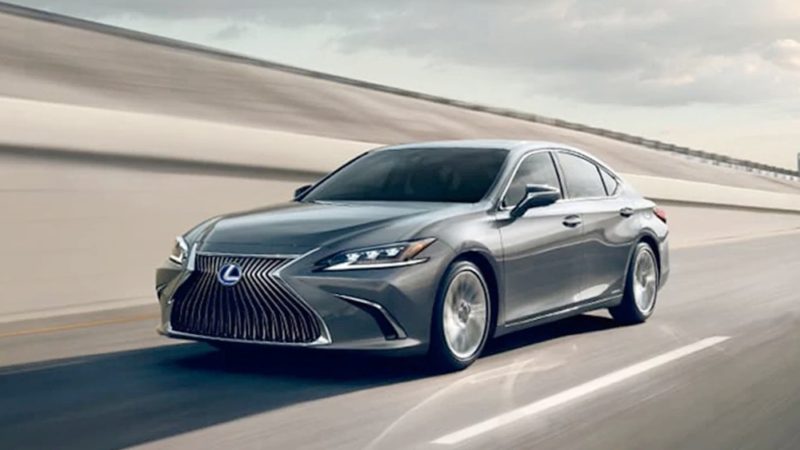 Lexus ES Hybrid grigia