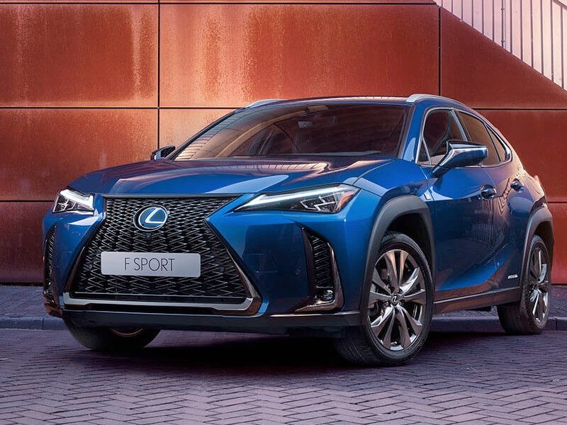 Lexus UX F-Sport a noleggio