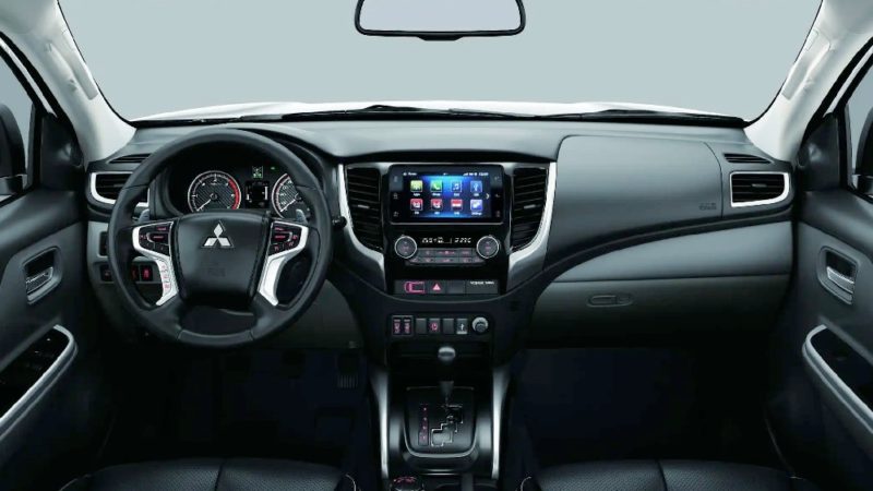 Mitsubishi L200 interni
