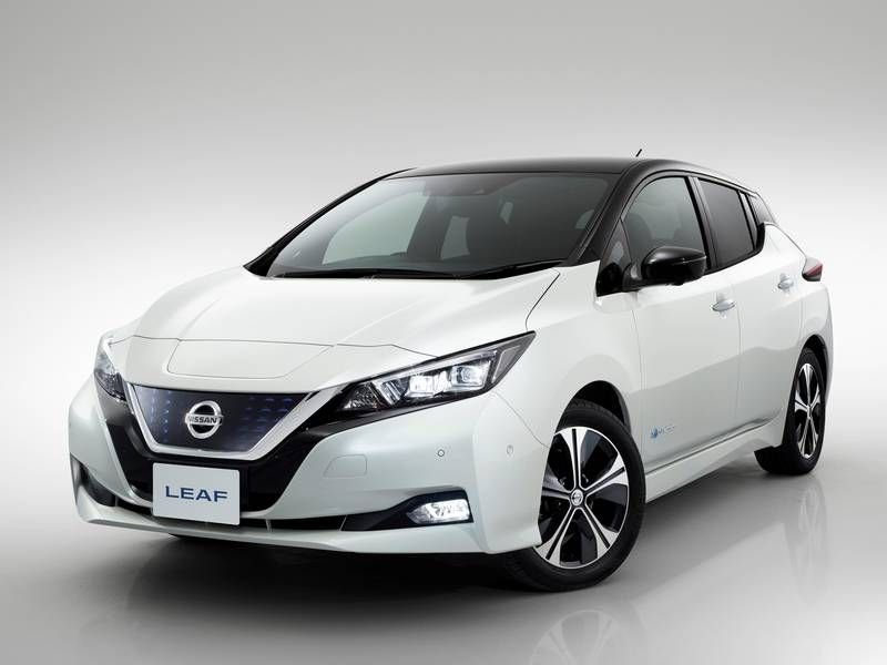 Nissan Leaf elettrica noleggio lungo termine