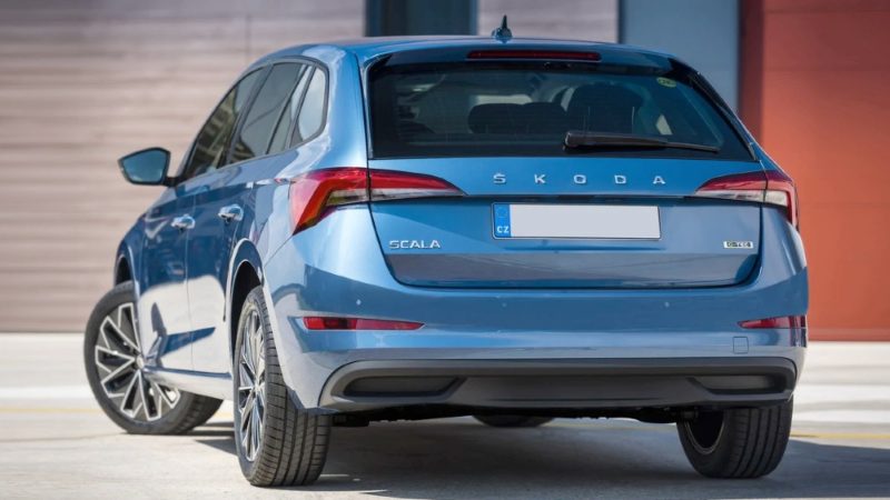 Skoda Scala automatica coda
