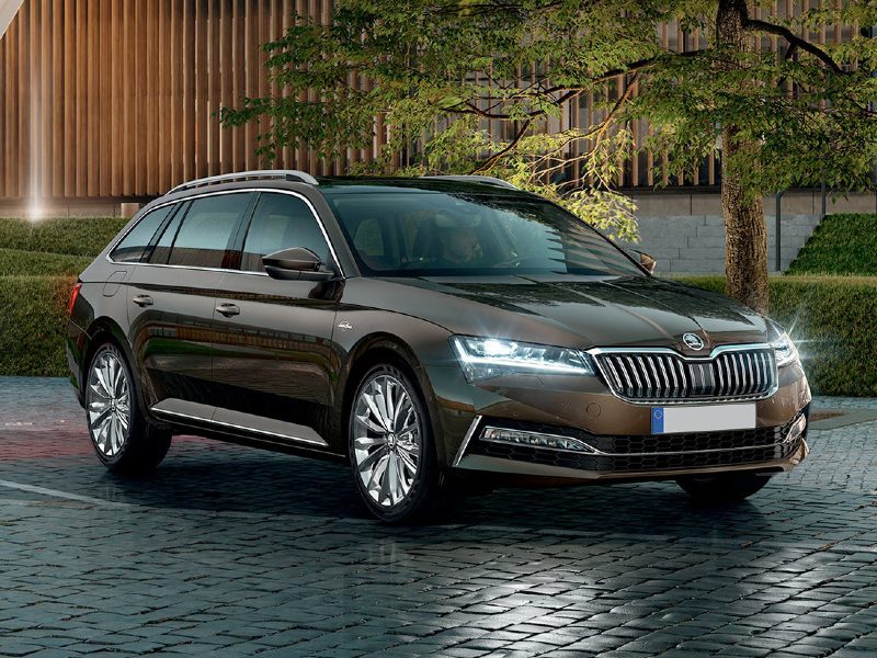 Skoda Superb sw a noleggio