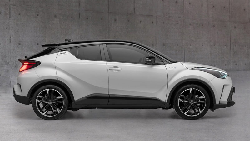 Toyota C-HR vista laterale