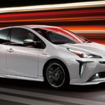 Toyota Prius vista laterale dinamica thumbnail