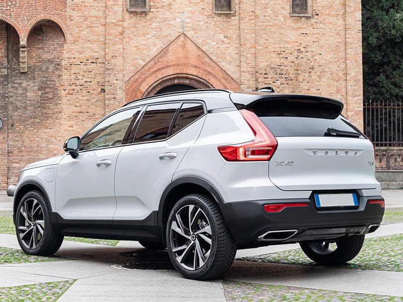 Volvo XC40 a noleggio