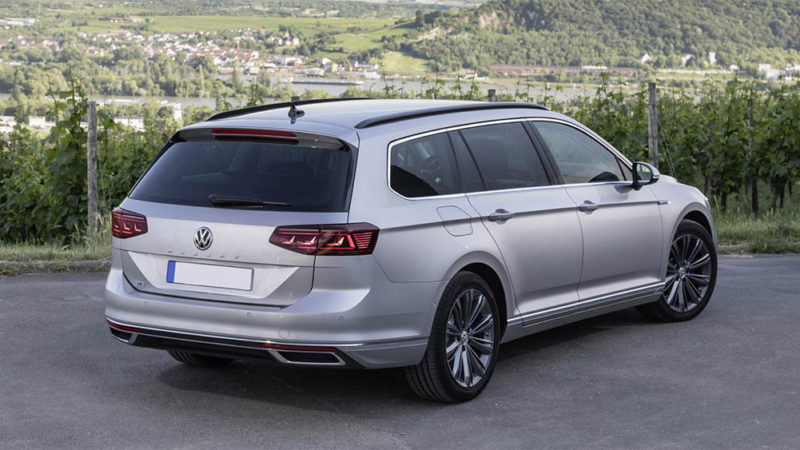Volkswagen Passat Variant vista posteriore