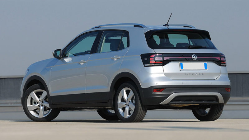Volkswagen T-Cross vista posteriore tre quarti