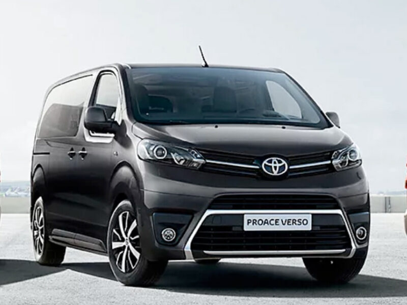 Toyota Porace Verso elettrico 9 posti elettrico in noleggio