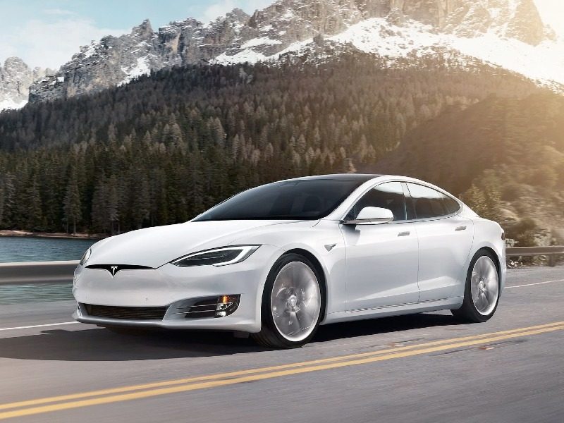 Tesla Model 3 Bianca noleggio lungo termine