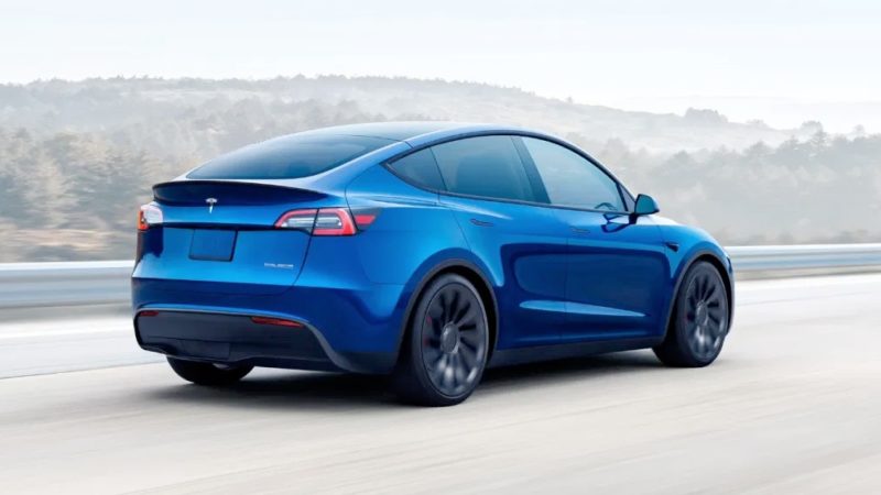 Tesla Model Y blu