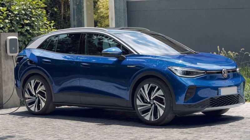 Volksvagen ID.4 in ricarica