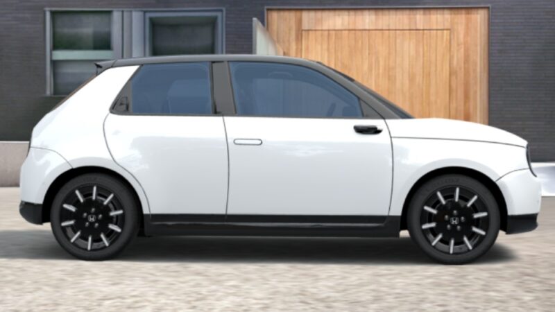 Honda e elettrica fianco