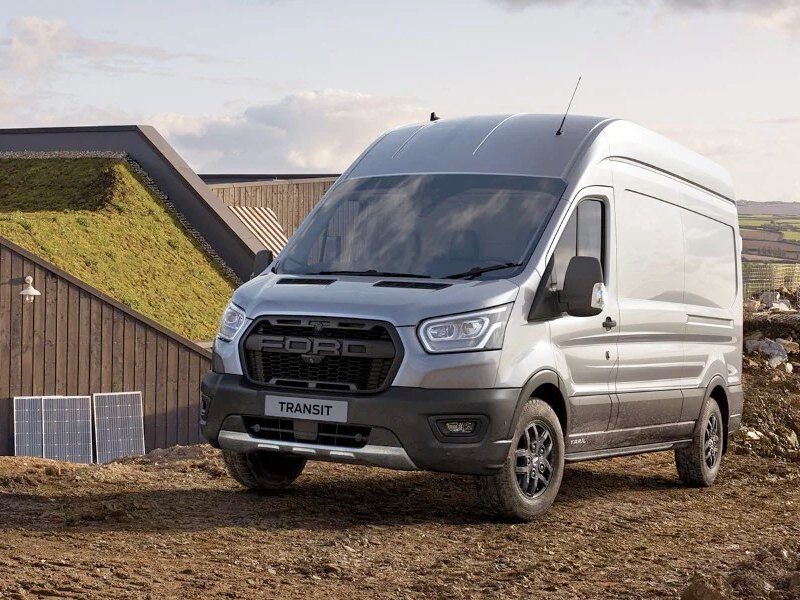 Ford Transit bianco per noleggio a lungo termine