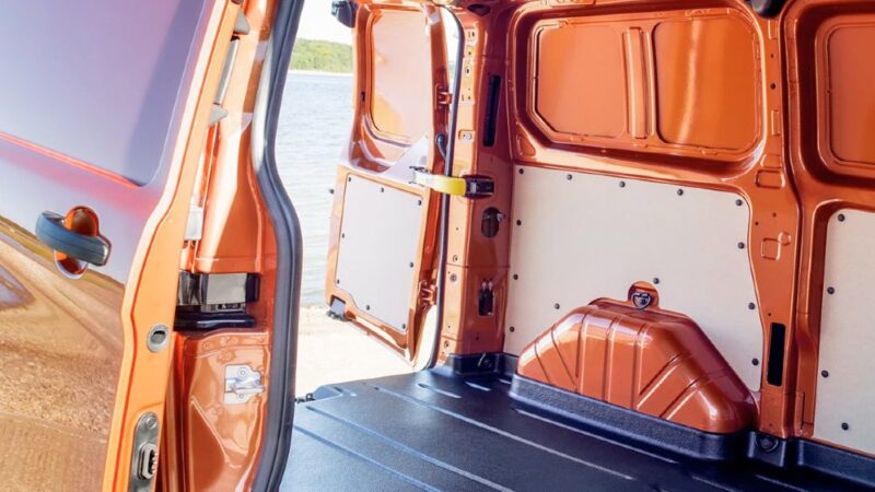 Ford Transit Custom interno vano carico