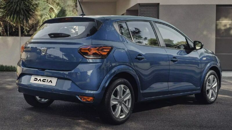 Dacia Sandero lato posteriore