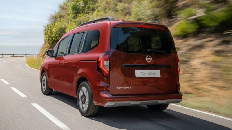 Nissan Townstar lato posteriore