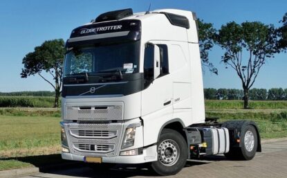 Trattore stradale Volvo FH 500 Globetrotter a noleggio