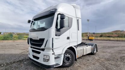 Trattore stradale Iveco Stralis a noleggio