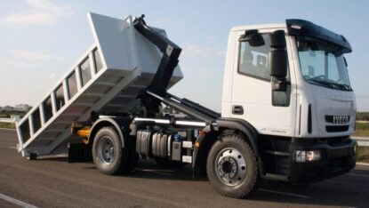 Camion scarrabile a noleggio