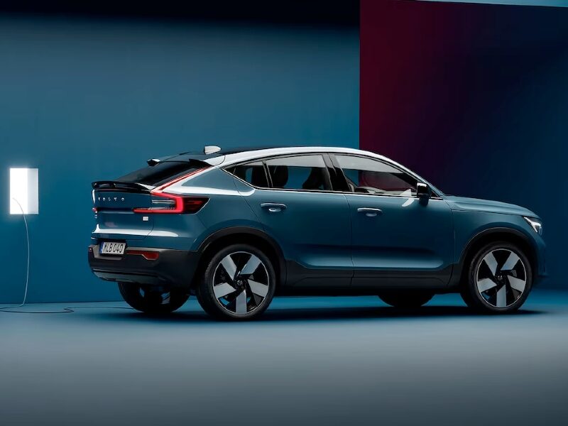 Volvo C40 elettrica noleggio lungo termine