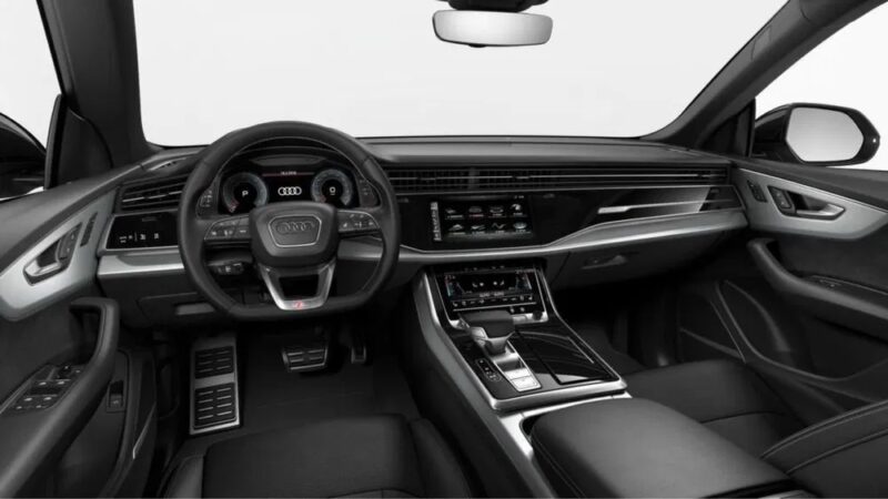 Audi Q8 interni