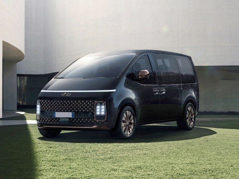Hyundai Staria in noleggio a lungo termine