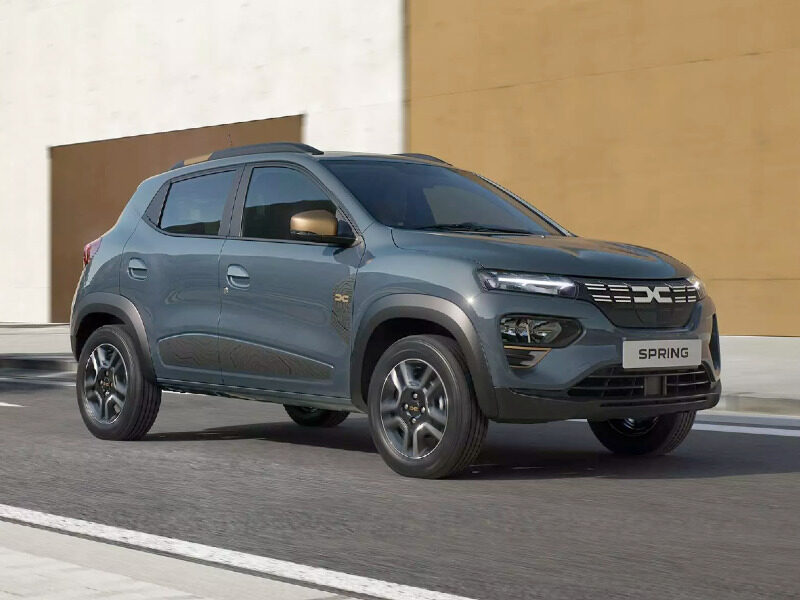 Dacia Spring elettrica in noleggio lungo termine