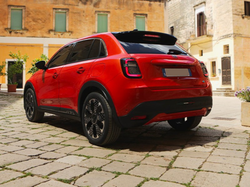 Fiat 600 elettrica noleggio lungo termine