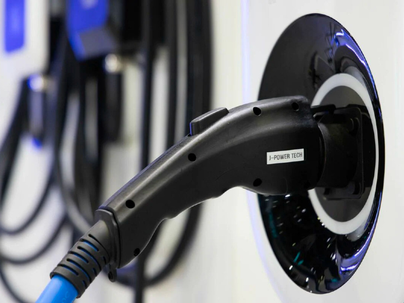 Andamento auto elettriche in Italia