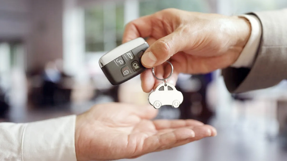 Guidare auto intestata altra persona