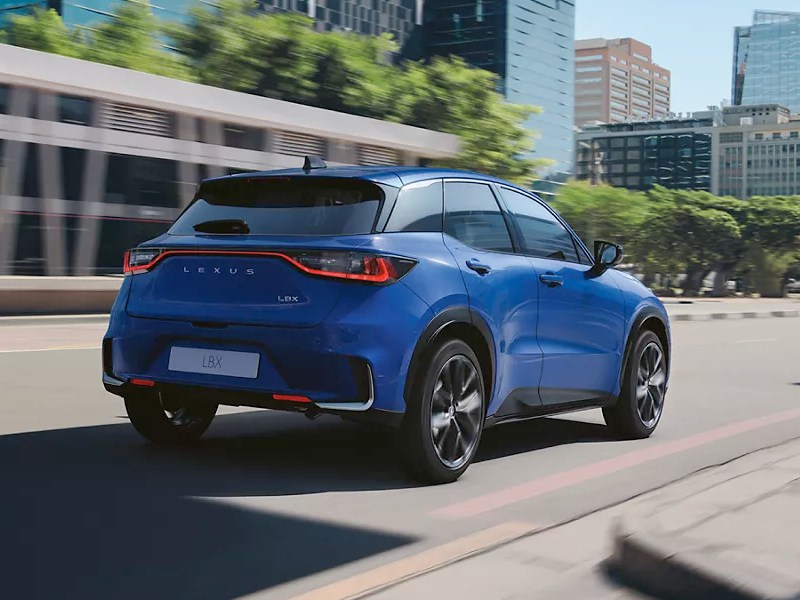 Lexus LBX in noleggio lungo termine