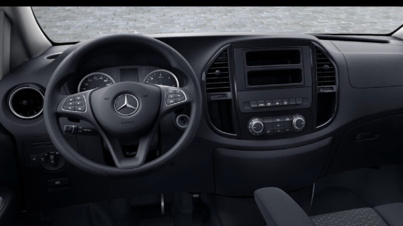 Mercedes Vito 9 posti lato guida
