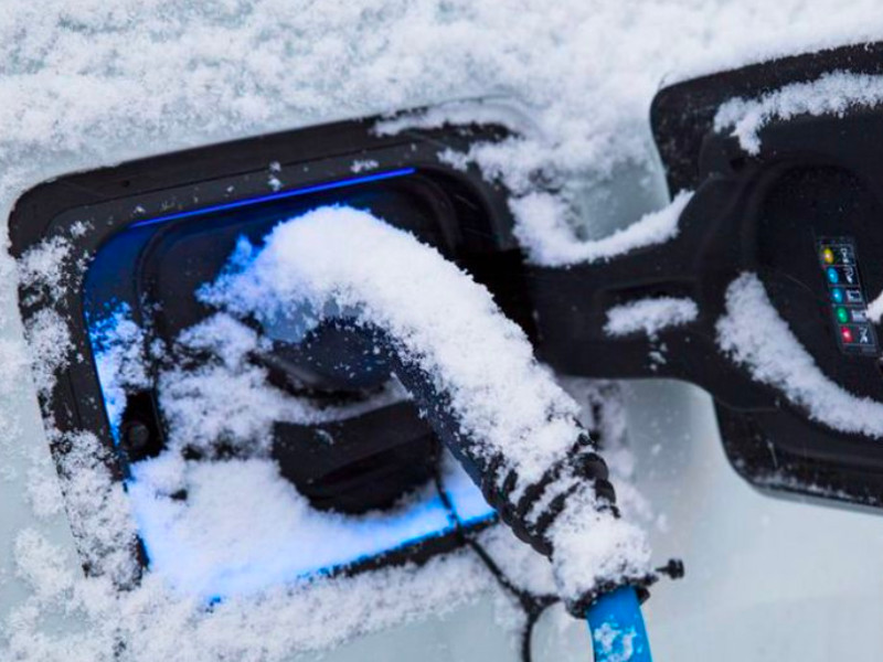 Batterie Auto elettriche al gelo