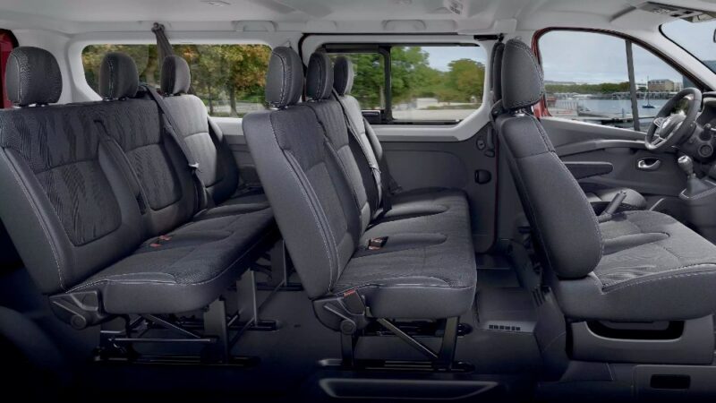 Renault Trafic 9 posti interni