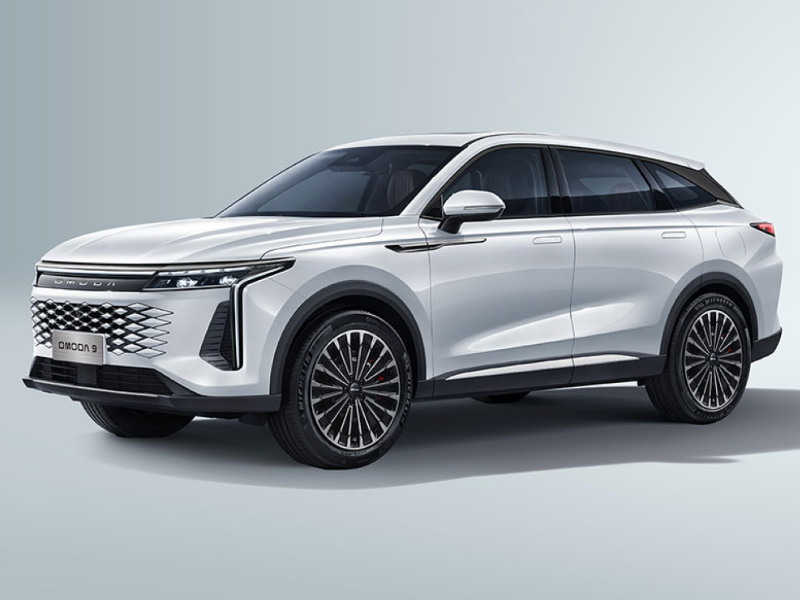 Omoda 9 ibrida plug-in noleggio lungo termine