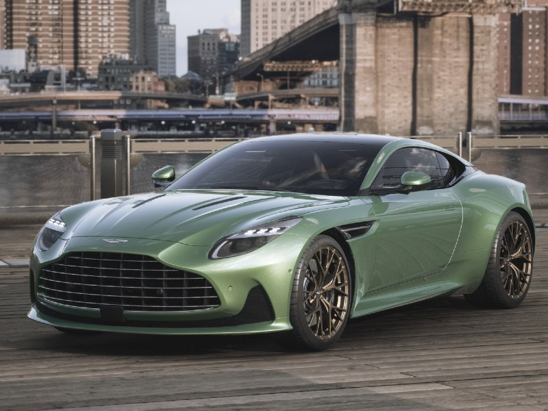 ston Martin DB12 Coupè a noleggio lungo termine