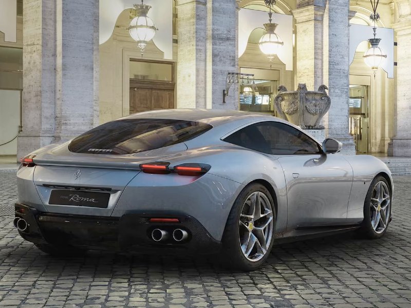Ferrari Roma in noleggio a lungo termine