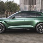 Fianco Aston Martin DBX 707 suv a noleggio thumbnail