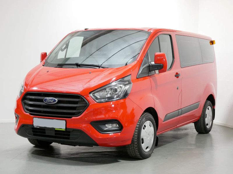 Ford Transit Custom 9 posti per noleggio lungo termine visto davanti